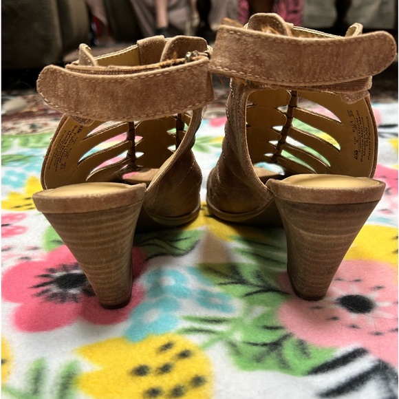 Naturalizer Brown Wedges - Picture 2 of 3